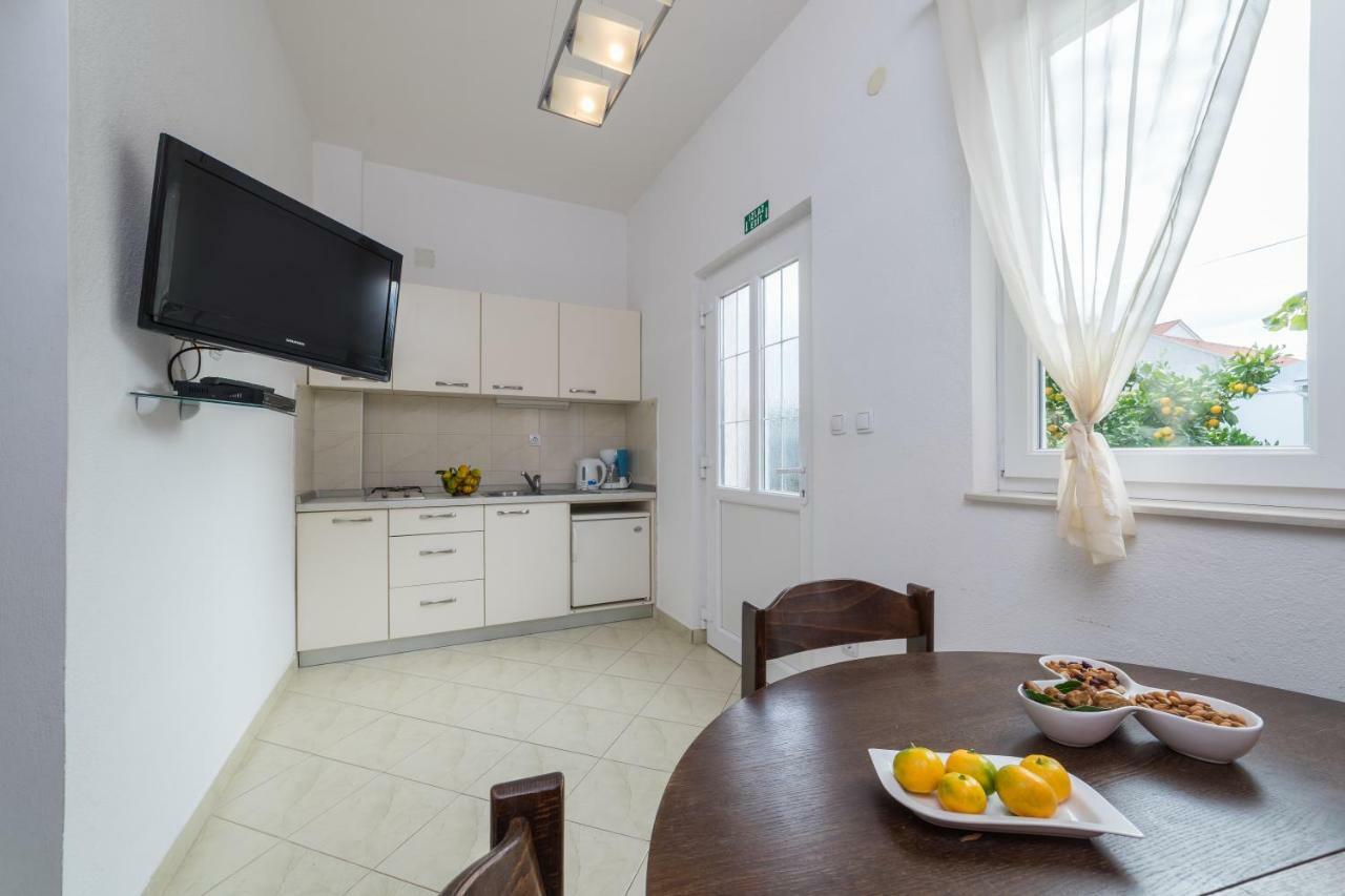Apartments Jakovcev Betina  Exterior photo