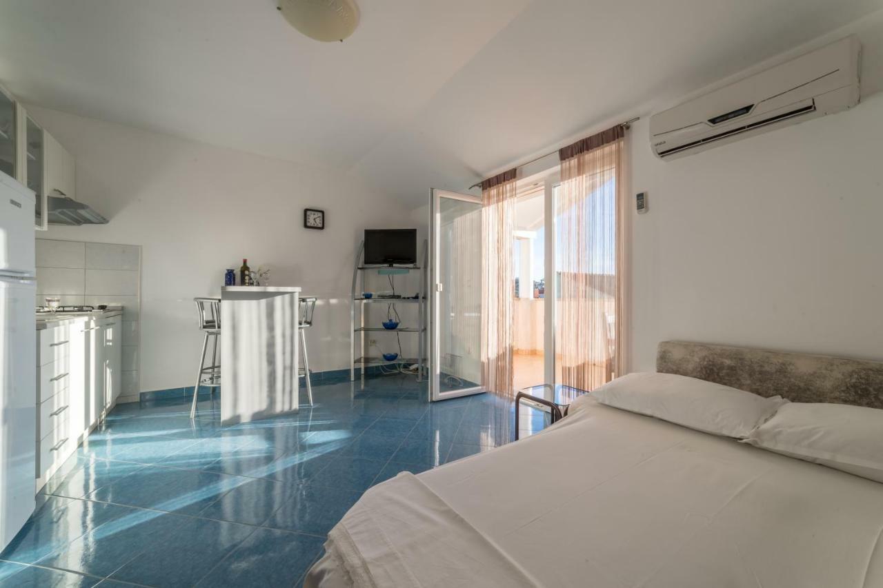 Apartments Jakovcev Betina  Exterior photo