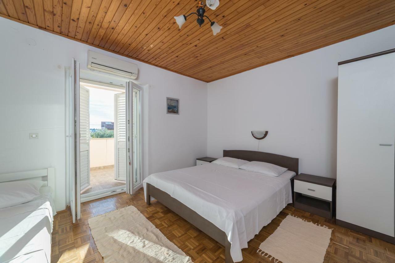Apartments Jakovcev Betina  Exterior photo